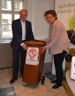 LR Johann Seitinger, KoR Daniela Müller-Mezin (Obfrau der Fachgruppe Entsorgungs- und Ressourcenmanagement, WKO Steiermark) © Lebensressort / honorarfrei LR Johann Seitinger, KoR Daniela Müller-Mezin (Obfrau der Fachgruppe Entsorgungs- und Ressourcenmanagement, WKO Steiermark) © Lebensressort / honorarfrei