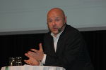 Moderator Jörg Martin Willnauer