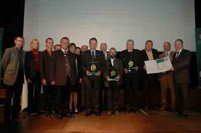 Die Preisträger des "Goldenen Müllpanther 2006" in der Steinhalle in Lannach