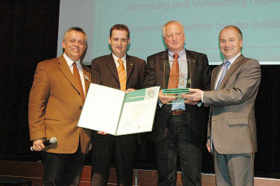 von links: Hofrat DI Dr. Wilhelm Himmel, GF Ludwig Bretterebner, Obmann Bgm. Mag. Rudolf Hakel, Landesrat Johann Seitinger (Foto FA19D)