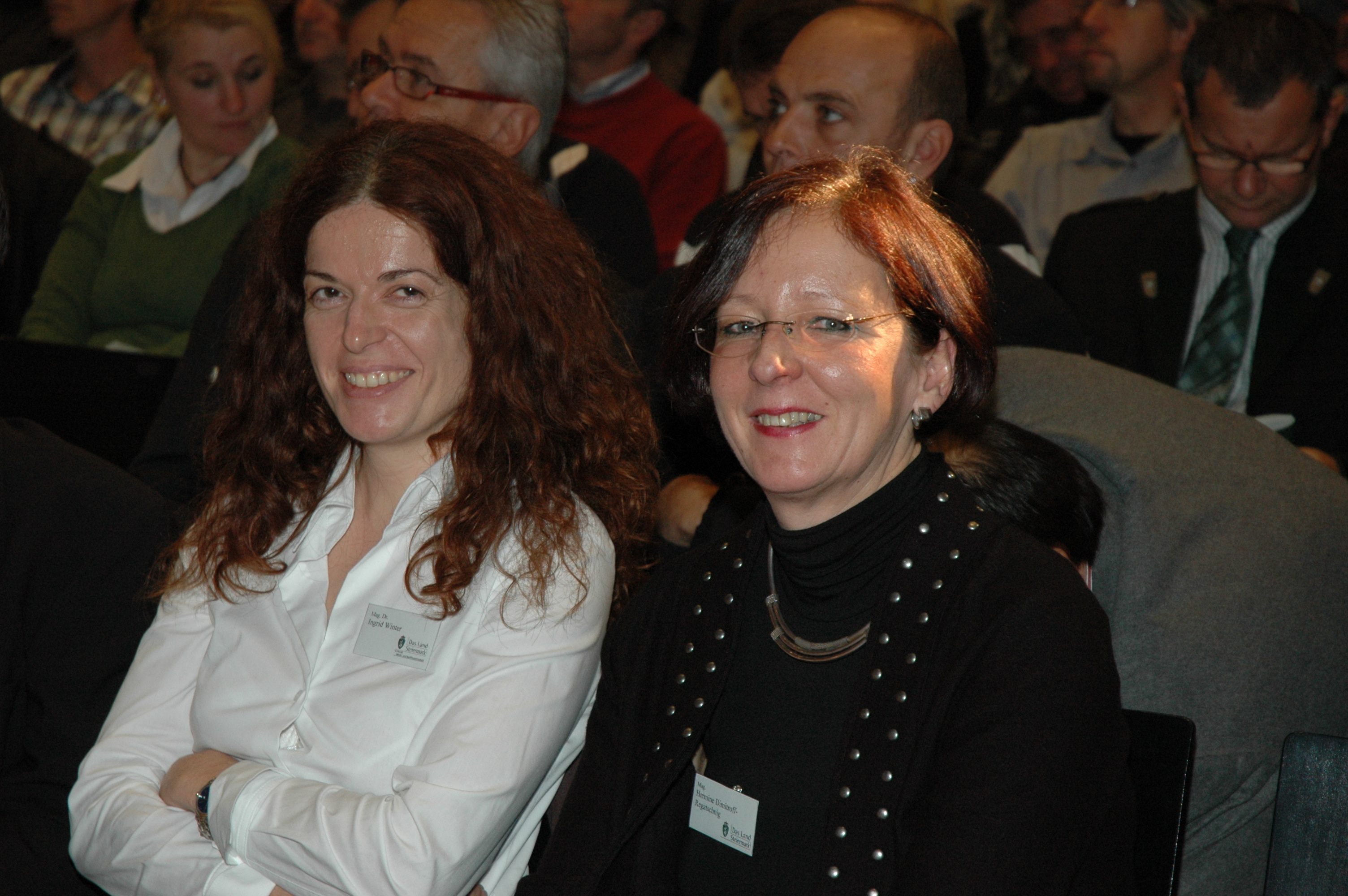 von links: Mag. Dr. Ingrid Winter (FA19D) und Mag. Hermine Dimitroff-Regatschnig 