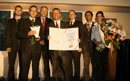 v.l.n.r.: DI Harald Schlögelhofer, Diplomant Montanuniversität Leoben, DI Josef Mitterwallner, Generalsekretär DDr. Reinhard Mang, Lebensministerium, Dr. Wilhelm Himmel, Herwig Glössl, Transbeton-Lieferbeton GmbH, ein Unternehmen der Cemex Gruppe, Mag. Andreas Bauer, Firma Knauf und Mag. Karin Sundl (unterstützende Praktikantin) bei der Verleihung.