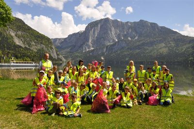 Volksschule Altaussee am Seeufer des Altausseer Sees