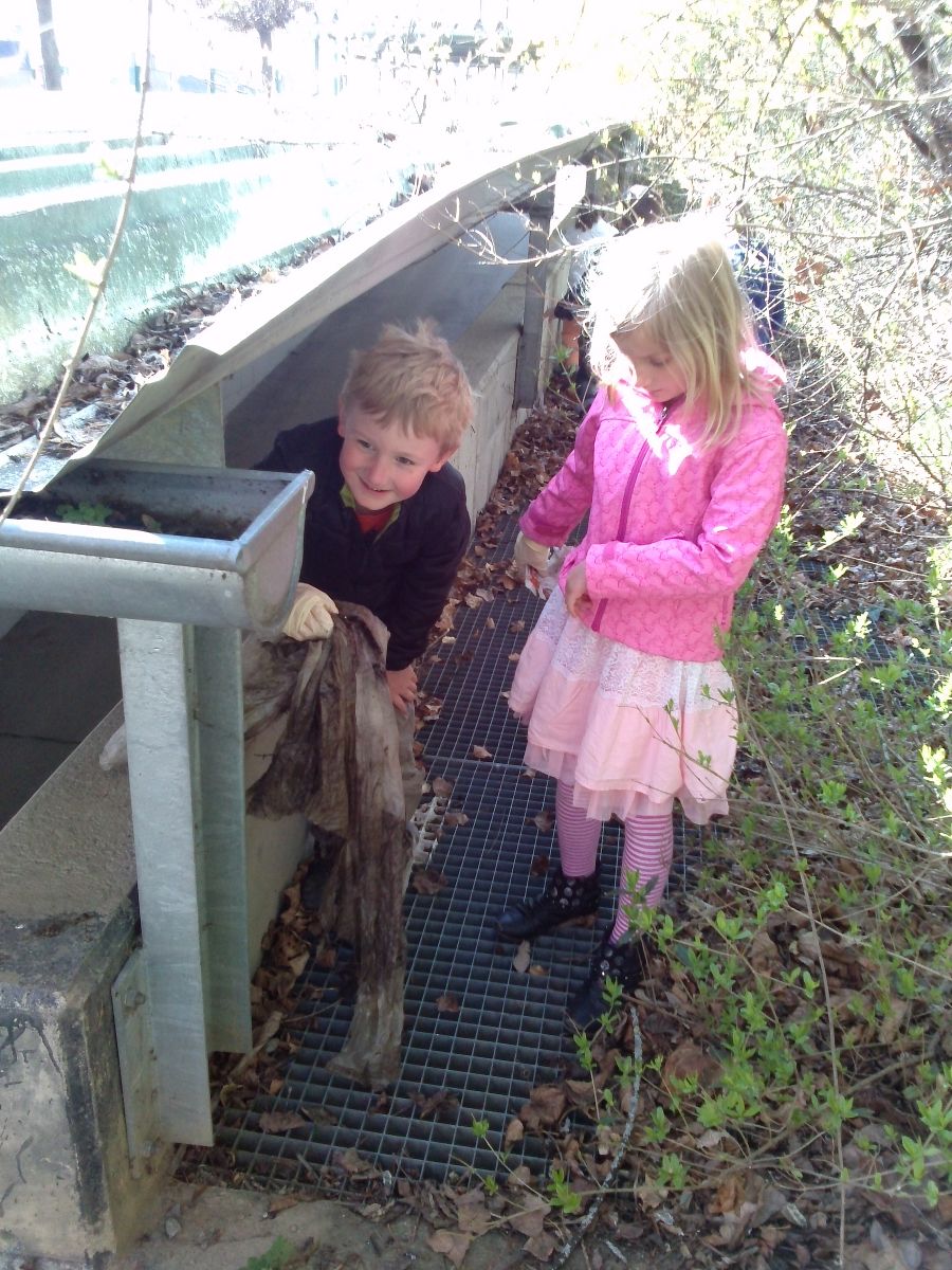 Kindergarten Jägersteig in Judenburg beim Frühjahrsputz 2014