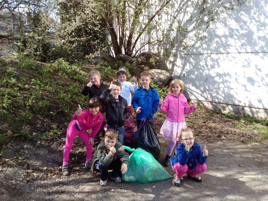 Kindergarten Jägersteig in Judenburg beim Frühjahrsputz 2014