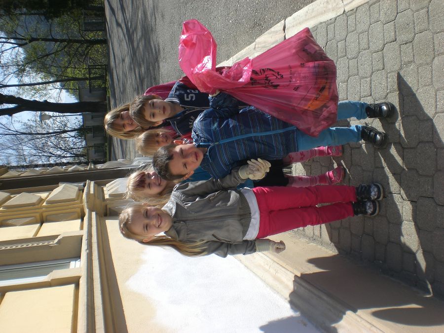 Kindergarten Jägersteig in Judenburg beim Frühjahrsputz 2014