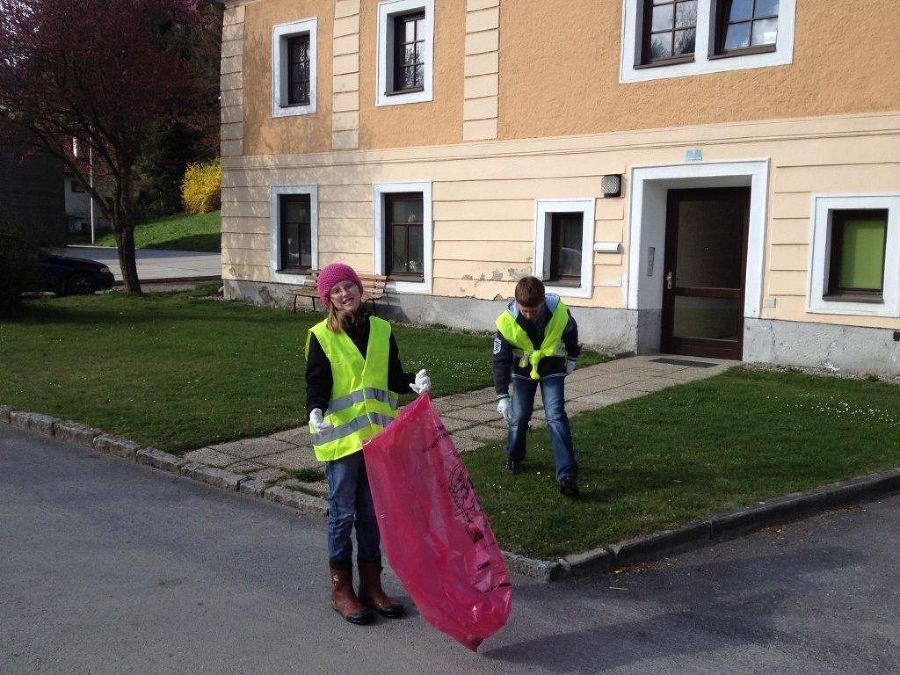 FF Möderbrugg beim Frühjahrsputz 2014