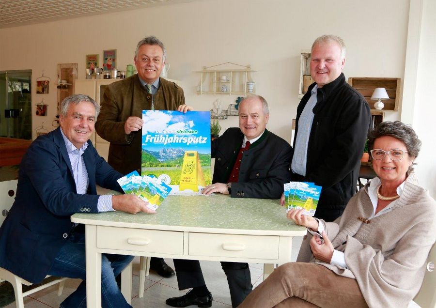 Die Projektpartner beim BAN-Ökoservice in der Puchstraße. Die Projektpartner beim BAN-Ökoservice in der Puchstraße.