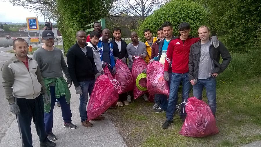 In Köflach waren Asylwerber gemeinsam mit Jugend am Werk unterwegs. In Köflach waren Asylwerber gemeinsam mit Jugend am Werk unterwegs.