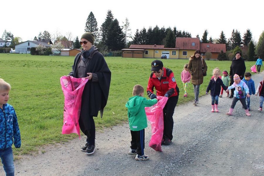 Steiermärkische Berg und Naturwacht Ortseinsatzstelle Leibnitz und der Kindergarten "Sparefroh"