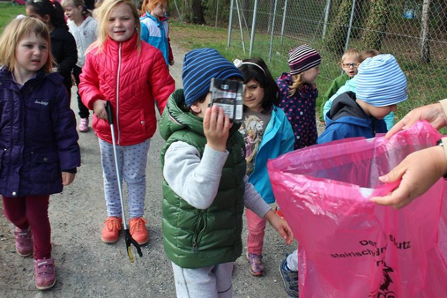 Steiermärkische Berg und Naturwacht Ortseinsatzstelle Leibnitz und der Kindergarten "Sparefroh"