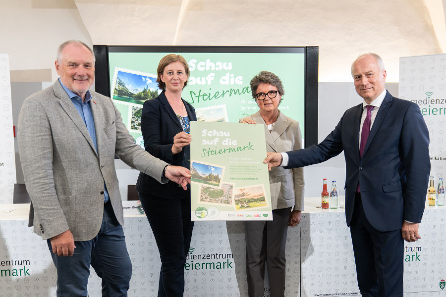 Präsentierten gemeinsam die neue Umweltinitiative: ORF-Landesdirektor Gerhard Koch, LR Barbara Eibinger-Miedl, Obfrau Daniela Müller-Mezin und LR Johann Seitinger (v.l.) Präsentierten gemeinsam die neue Umweltinitiative: ORF-Landesdirektor Gerhard Koch, LR Barbara Eibinger-Miedl, Obfrau Daniela Müller-Mezin und LR Johann Seitinger (v.l.)