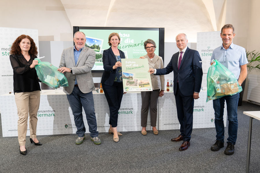 Riefen zum Mitmachen an der Aktion "Schau auf die Steiermark" im Medienzentrum Steiermark auf. Riefen zum Mitmachen an der Aktion "Schau auf die Steiermark" im Medienzentrum Steiermark auf.