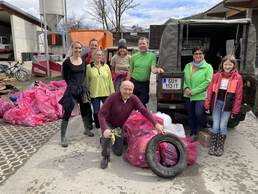 Rege Teilnahme beim Frühjahrsputz in der Gemeinde Fernitz-Mellach;