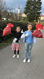 Kinder beim großen steirischen Frühjahrsputz.