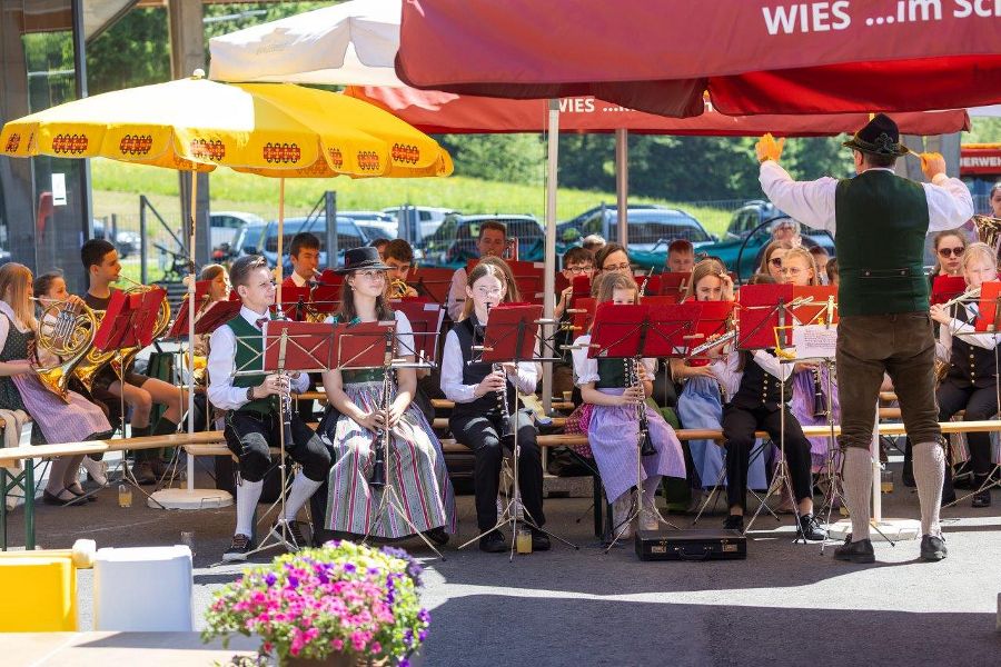 Jugendblasorchester Wies unter der Leitung von Dir. Mag.Franz Masser; Jugendblasorchester Wies unter der Leitung von Dir. Mag.Franz Masser;